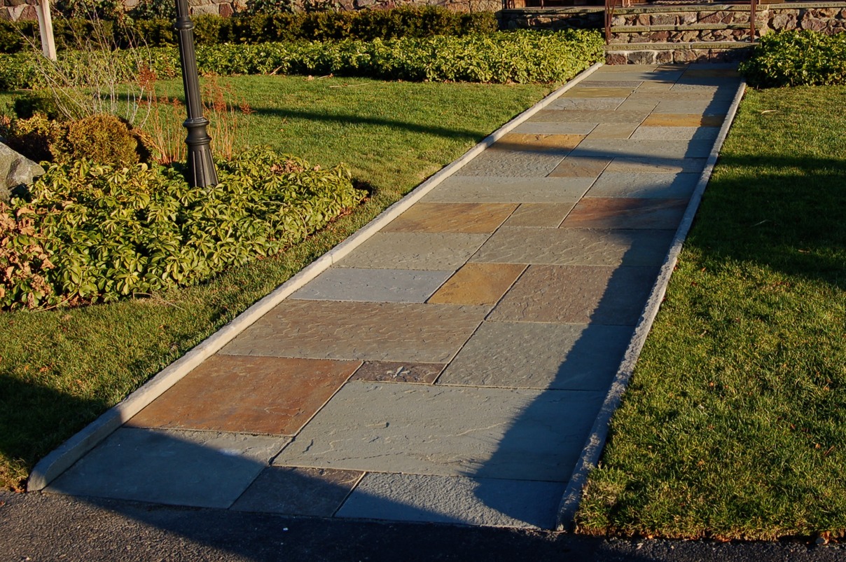 Bluestone walkway with bluestone retaining edge