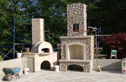 Outdoor pizza oven and fireplace